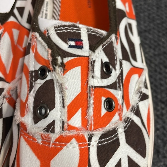 Tommy Hilfiger “Bobbie” Slides Slip on Peace Signs Hippie NEW Size 7.5 Flats - Picture 7 of 7